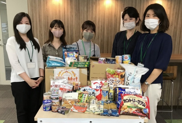写真:フードバンクへの食料品寄付